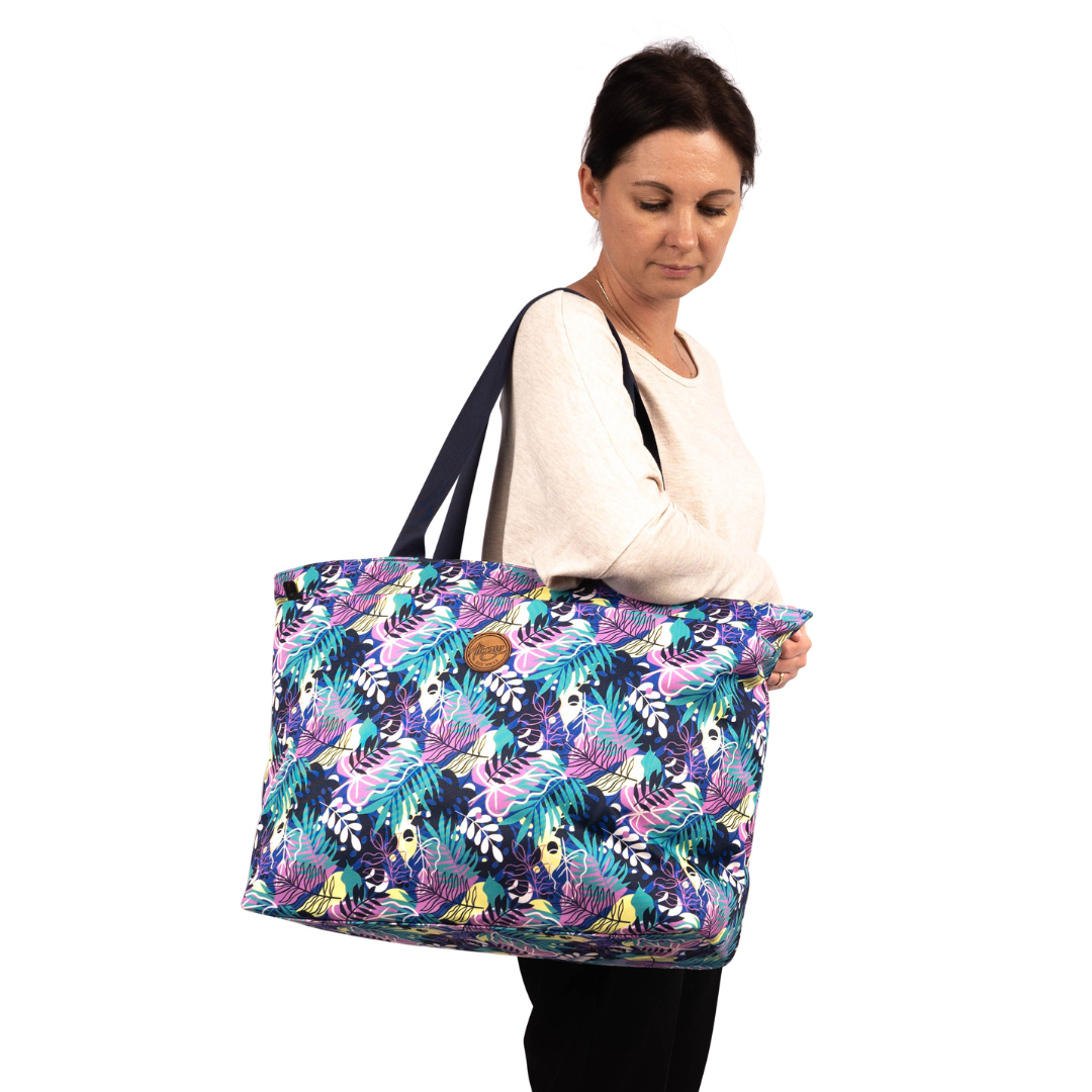 female model wearing tropical everyday alimasy tote bag for women