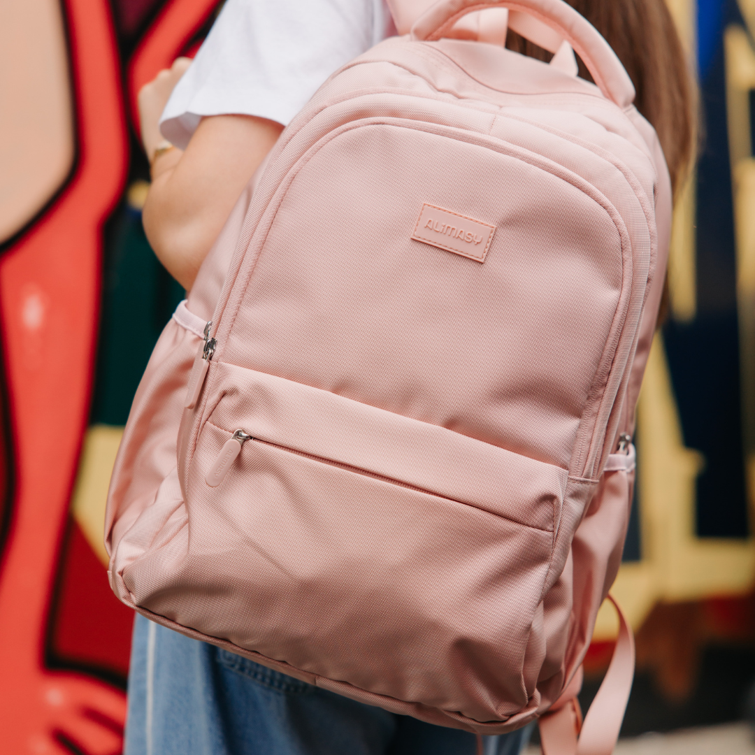 900D Classic Backpack - Blush Light Pink